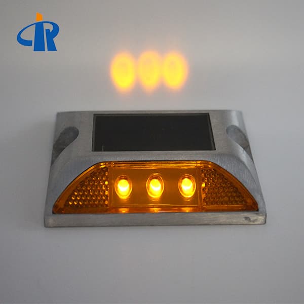 unidirectional road stud light for road safety